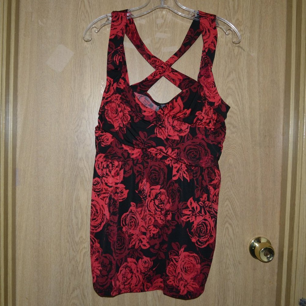 Torrid red black rose criss cross back tank - Picture 2 of 8